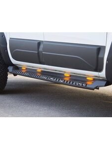 Nissan Navara Dakar Yan Basamak Siyah V1 Işıklı 2015 Ve Sonrası