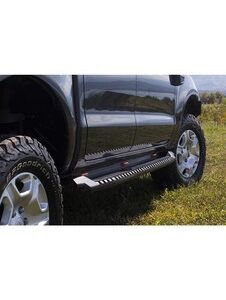 Nissan Navara -S30 Işıklı Yan Basamak 2006+ |